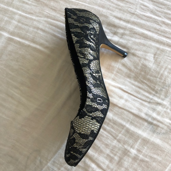 Aldo 3" Almond Toe Heels - Black Floral Lace with Gold & Silver - Size 10 - Picture 5 of 15